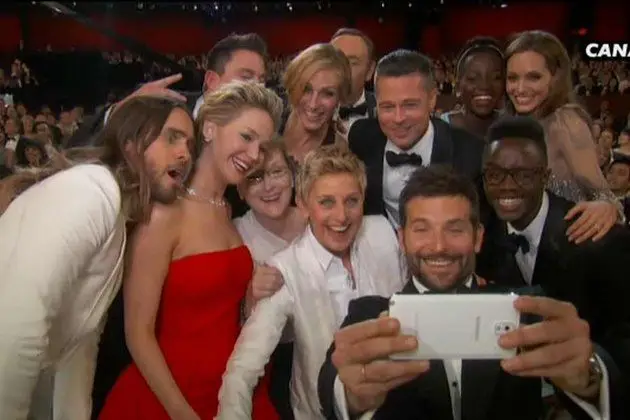 oscar-host-degeneres-on-stage-met-samsun.jpg