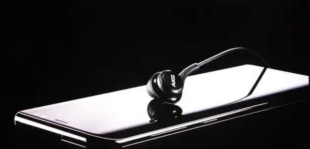 Samsung_Galaxy_S8_AKG