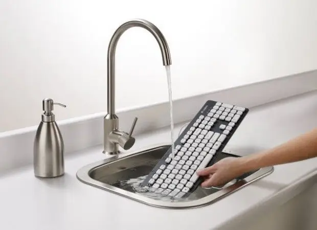 Even alle kruimels tussen je toetsen uit wassen