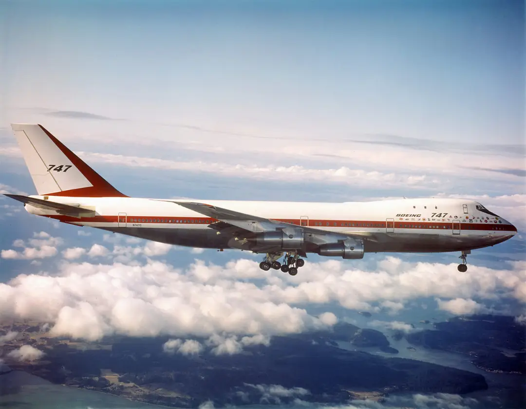 02 boeing 747 scaled
