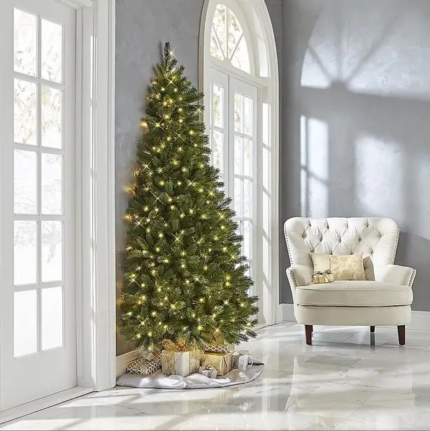 1 half christmas trees exist