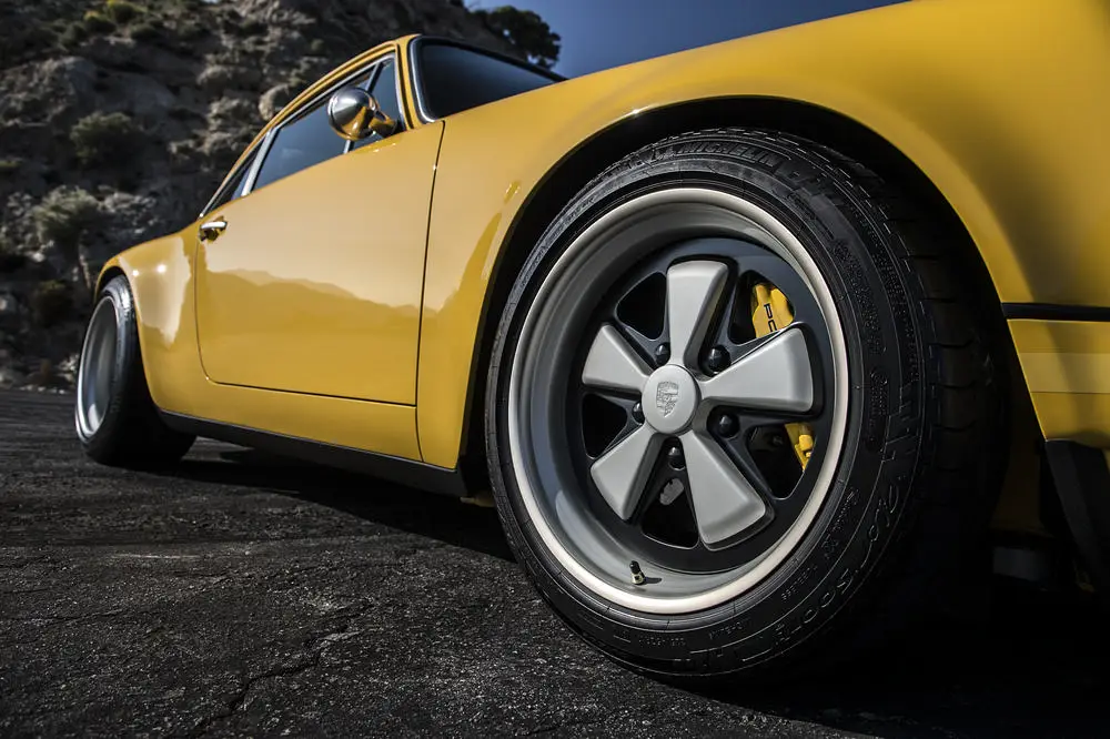 25 singer 911 aurora