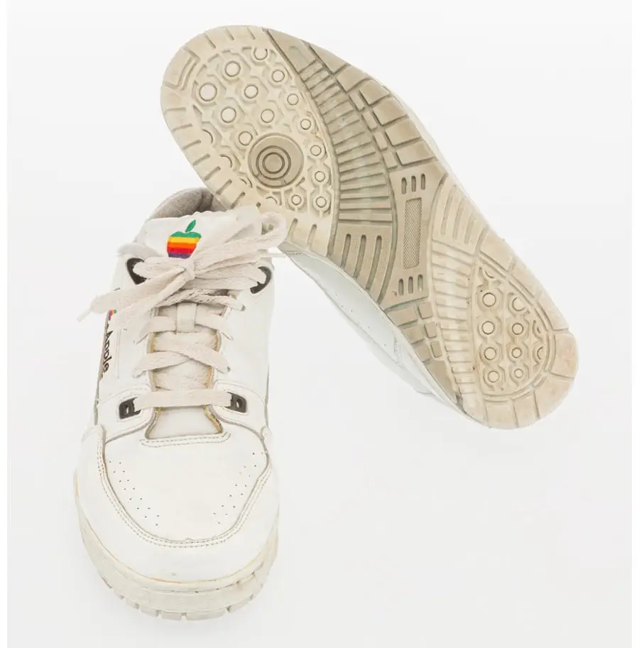 apple sneaker front