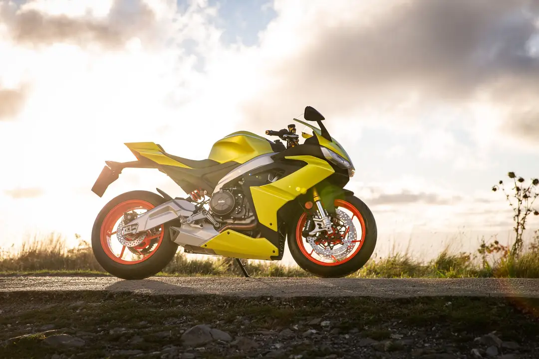 aprilia rs 660 fhm13