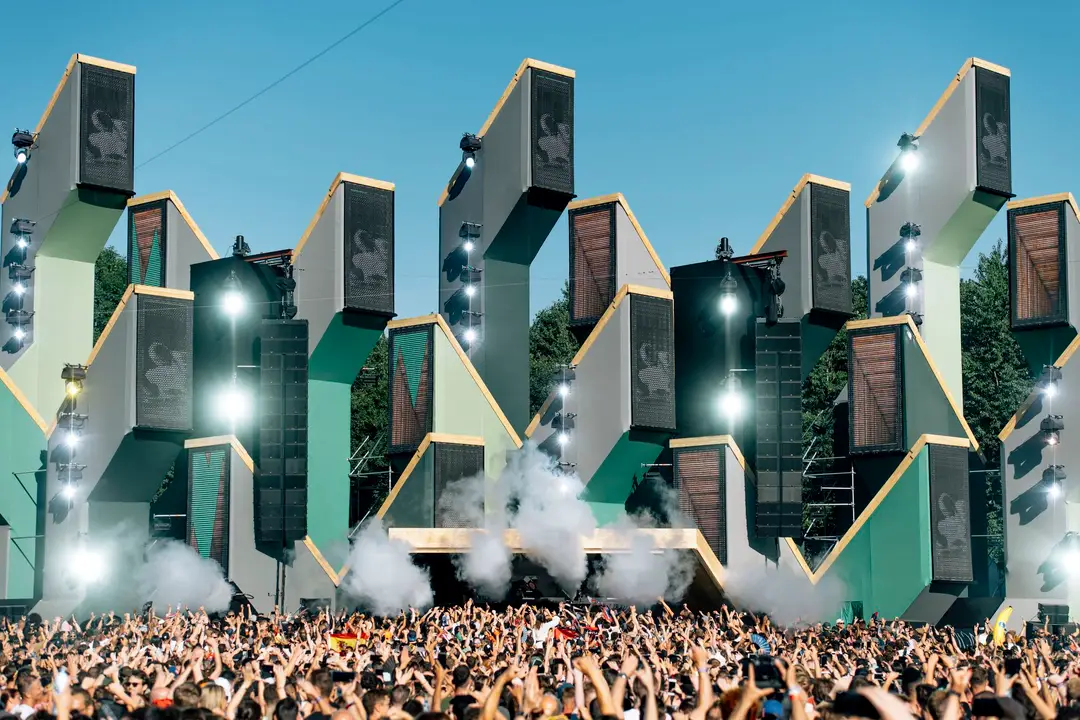 awakenings fhm04