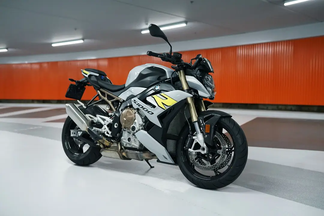 bmw s 1000 r fhm16