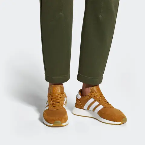 bruut adidas iniki
