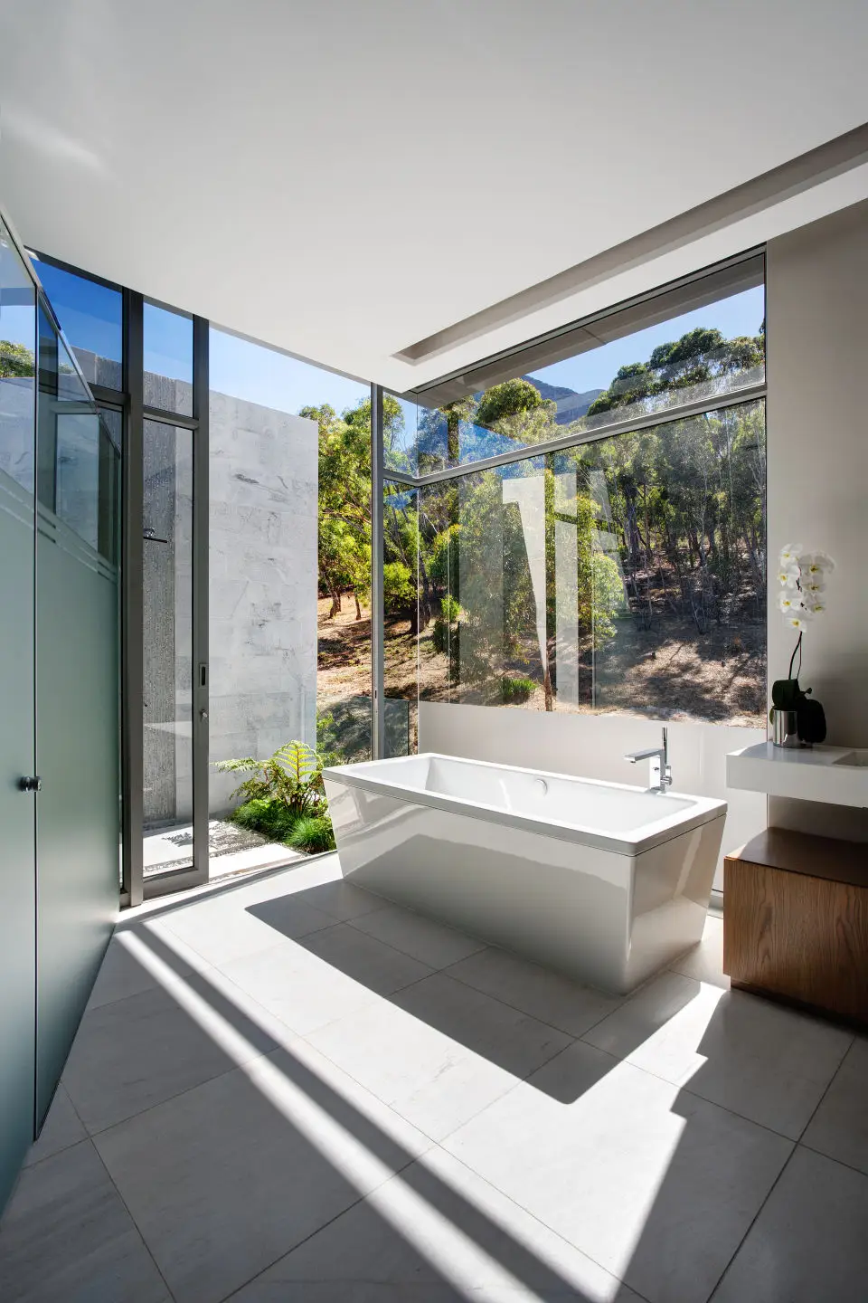 clifton2a 2 int10 bathroom 003 hr al cvn