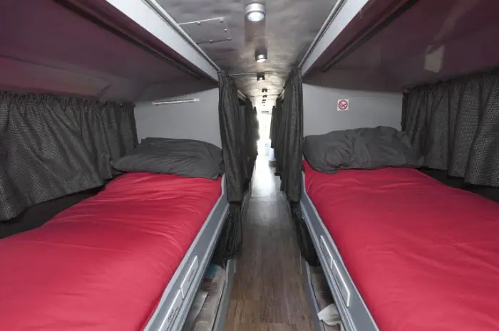 double decker bus homeless shelter 17 5a1c2540cb6e2 700