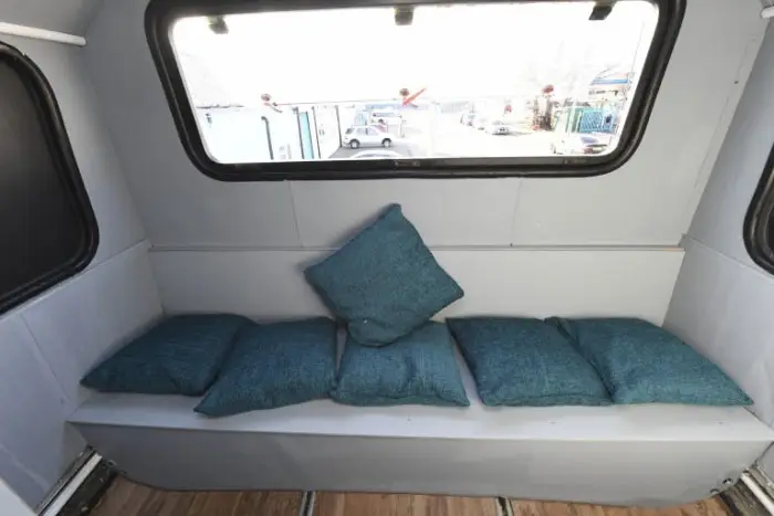 double decker bus homeless shelter 18 5a1c2542c6d68 700