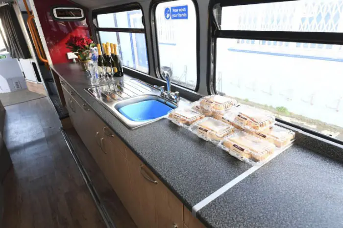 double decker bus homeless shelter 19 5a1c2544dd093 700