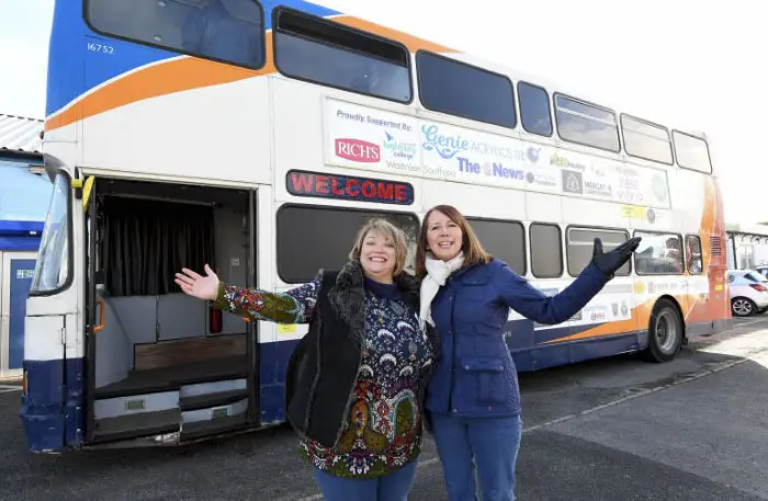 double decker bus homeless shelter 21 5a1c2548ca06a 700