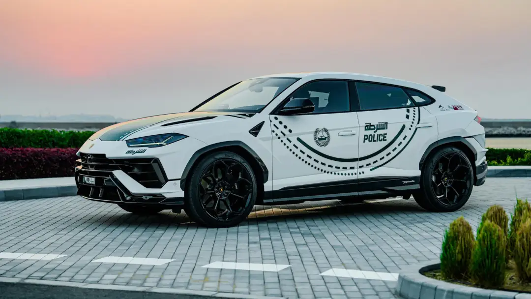 dubai police lamborghini urus performante 100913802 h