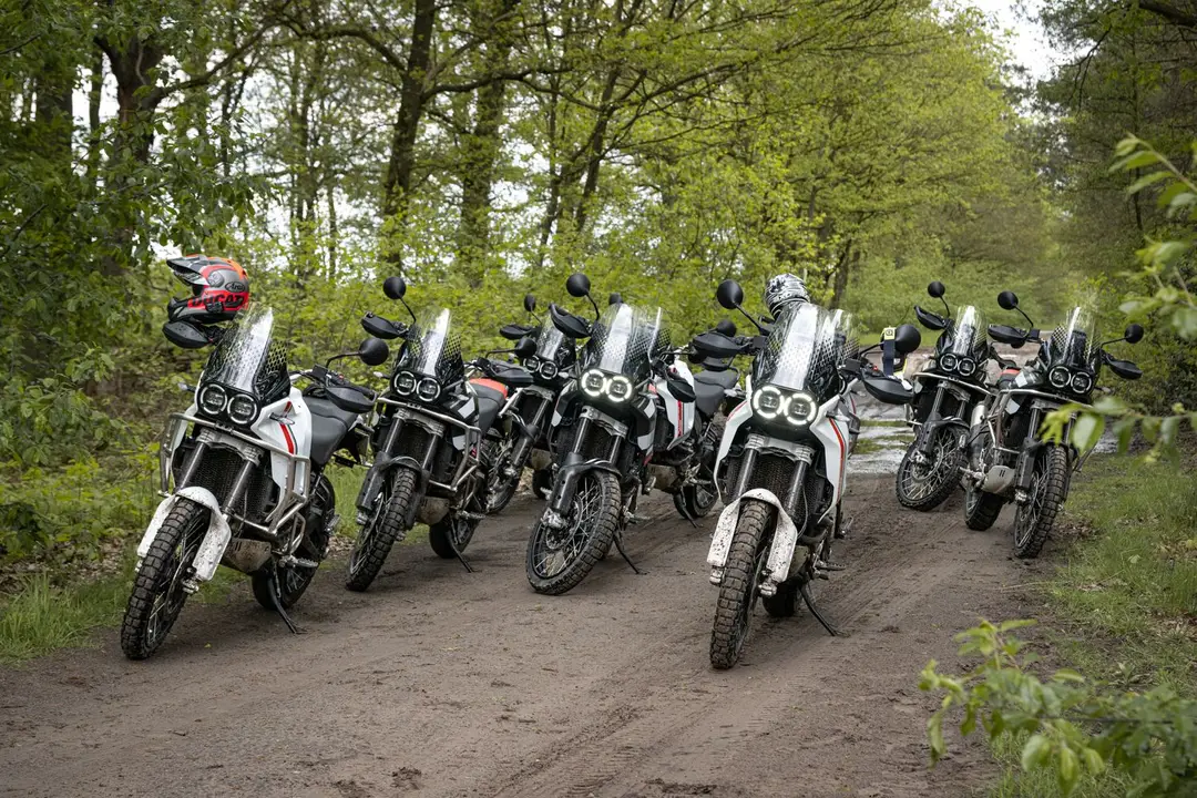 ducati camp fhm15