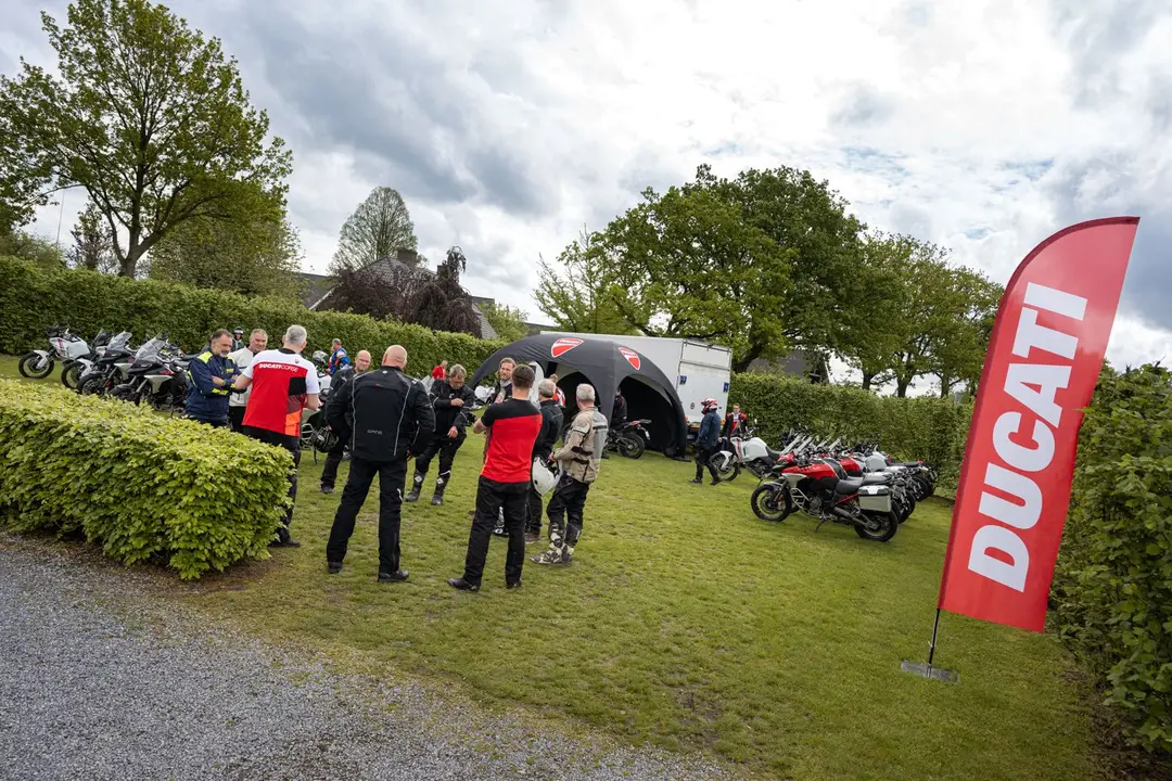 ducati camp fhm17