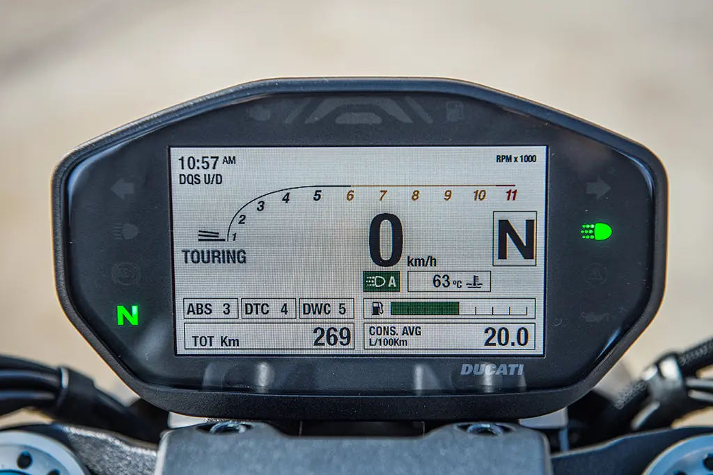 ducati monster 1200 s static 0154