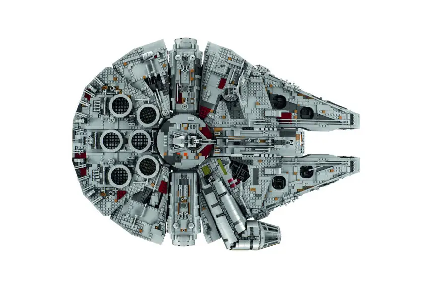 fhm lego millennium falcon02
