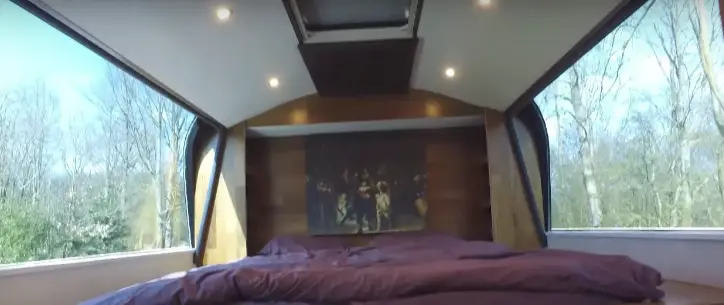fhm tourbus02
