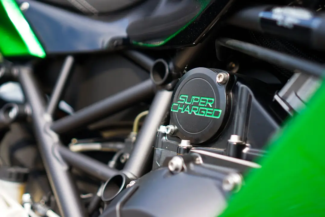 kawasaki ninja h2 sx se fhm21