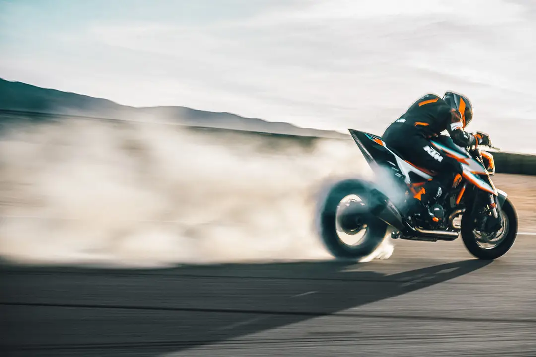 ktm 1290 super duke rr action