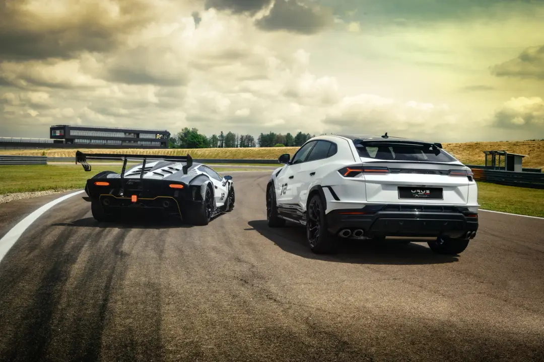 lamborghini urus essenza scv12 8