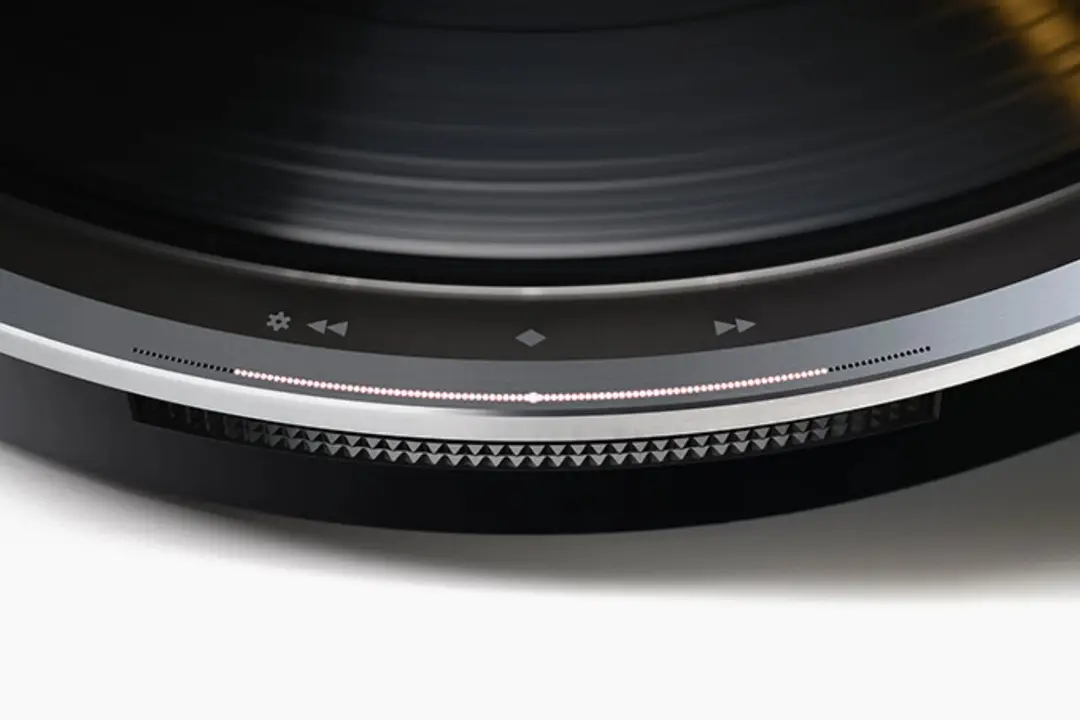 miniot black wheel turntable 2 1440x960 1
