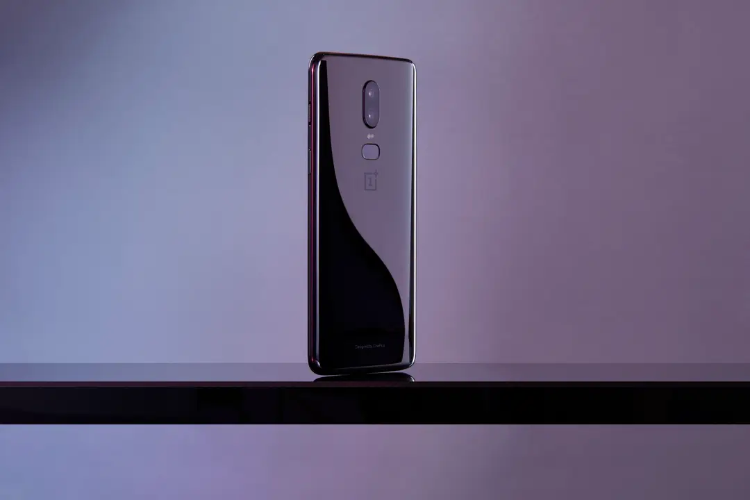mirror black 02