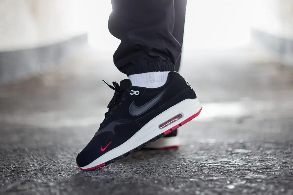 nike air max 1 premium black oil grey university red sail 1024x683