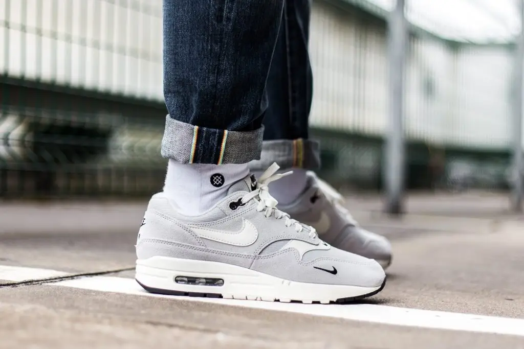 nike air max 1 premium pure platinum sail black white 1024x683