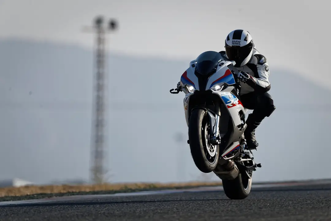 p90327336 highres the new bmw s 1000 r