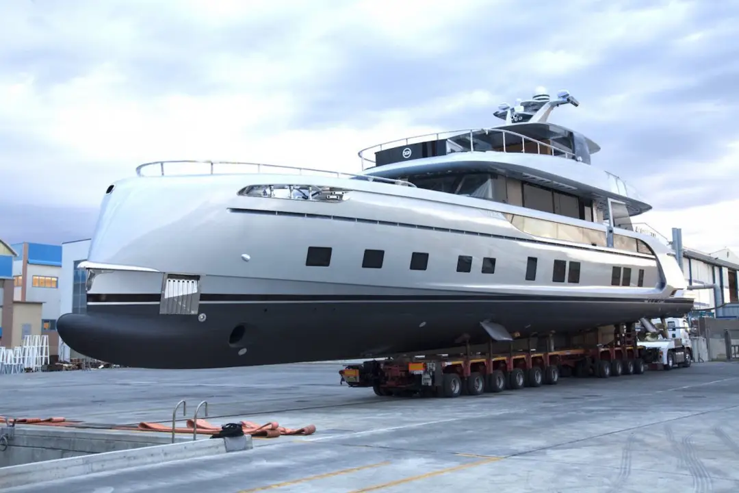 porsche gtt 115 hybrid yacht 02 1200x800
