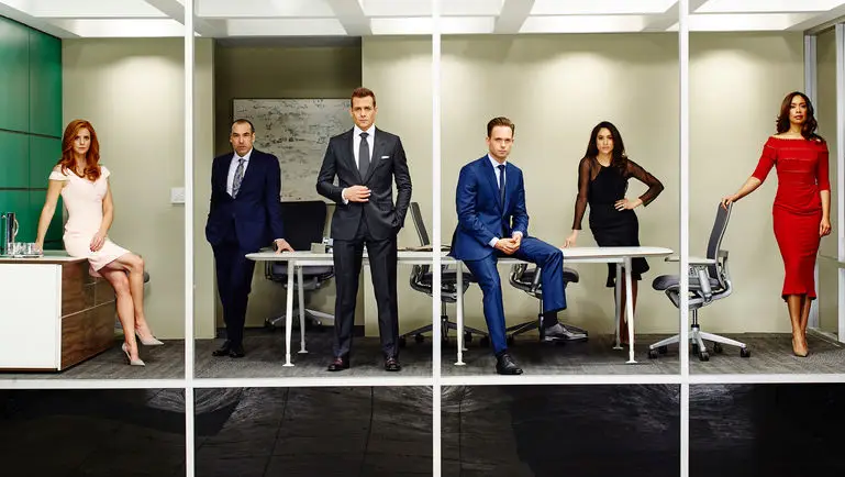 suits20leaves20door20way20open