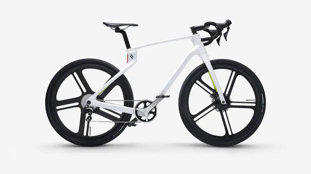 superstrata studio white sideview 3