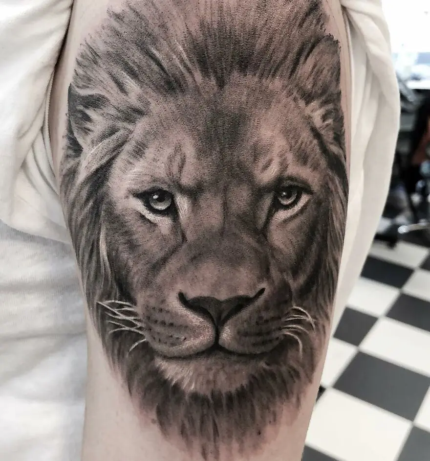 the tattoo artist makes hyper realistic tattoos that look more like they were printed on the skin 60015097c2be1 880