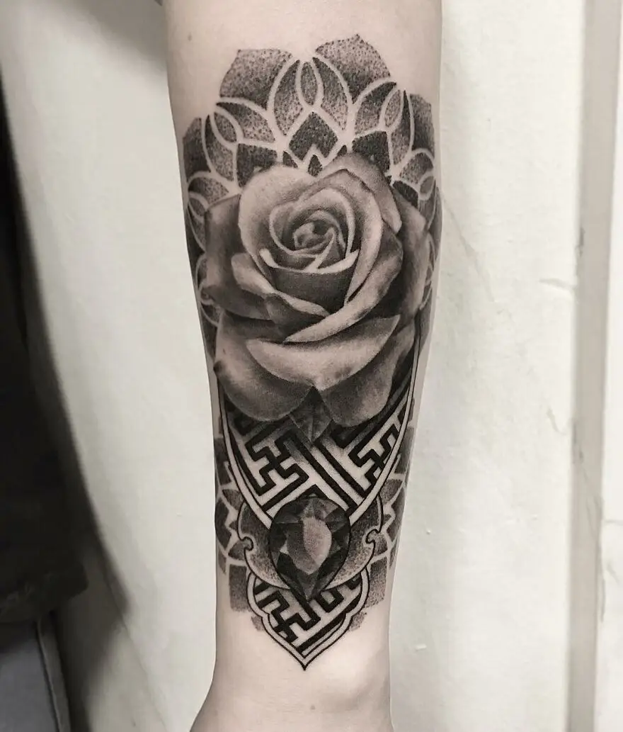 the tattoo artist makes hyper realistic tattoos that look more like they were printed on the skin 600150a815c53 880