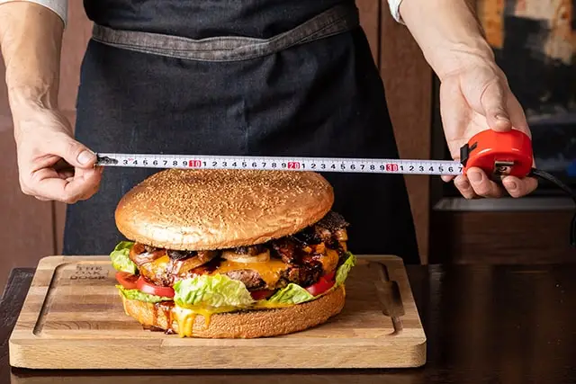 tod golden giant burger size 640 min