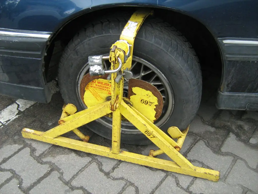 wheel clamp on opel in warsaw 2 1024x768