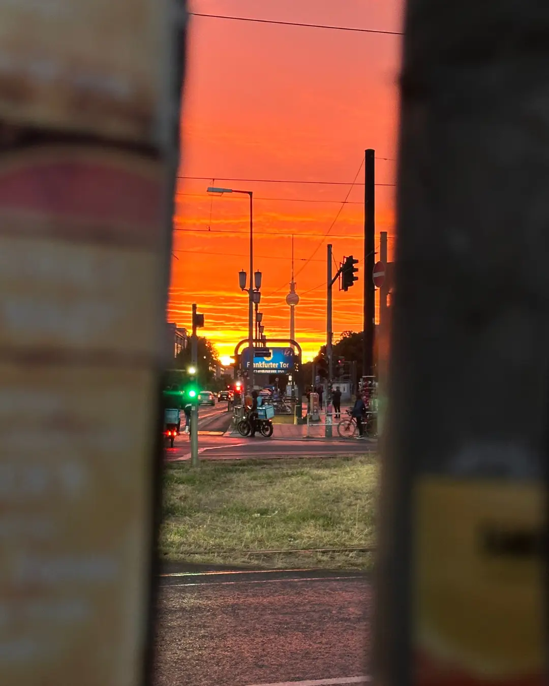 "Sometimes Berlin gives us to much", zegt een voorbijganger wanneer deze plaat wordt vastgelegd