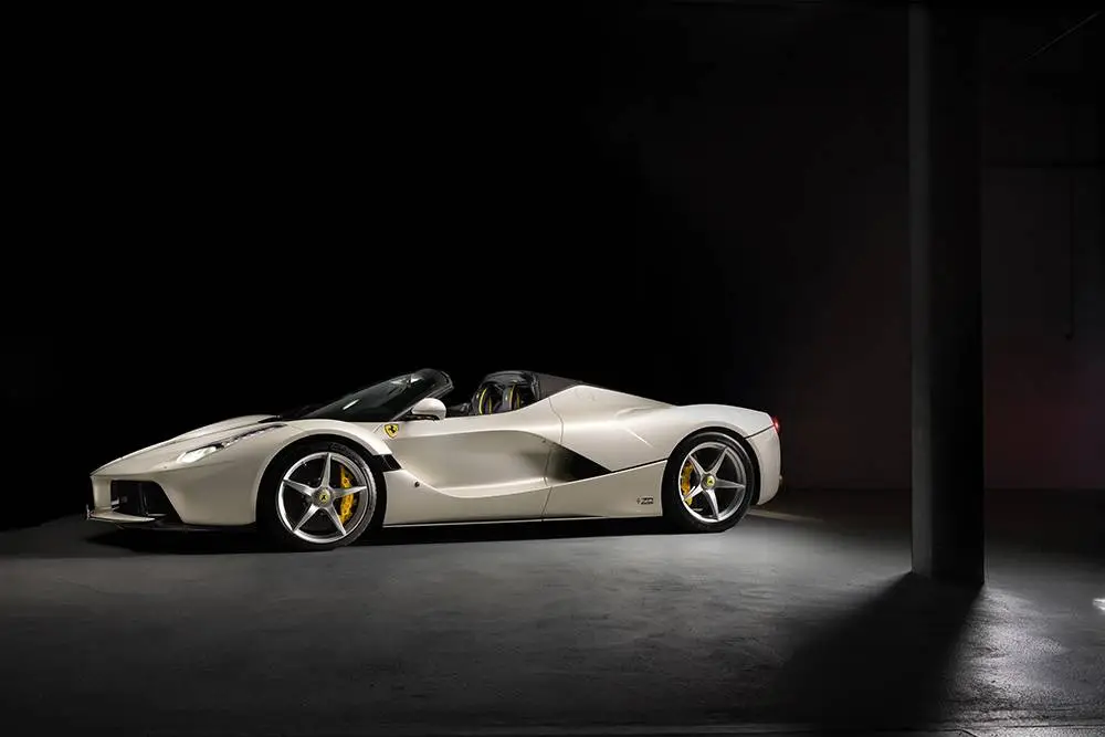 2017-Ferrari-LaFerrari-Aperta_1379174