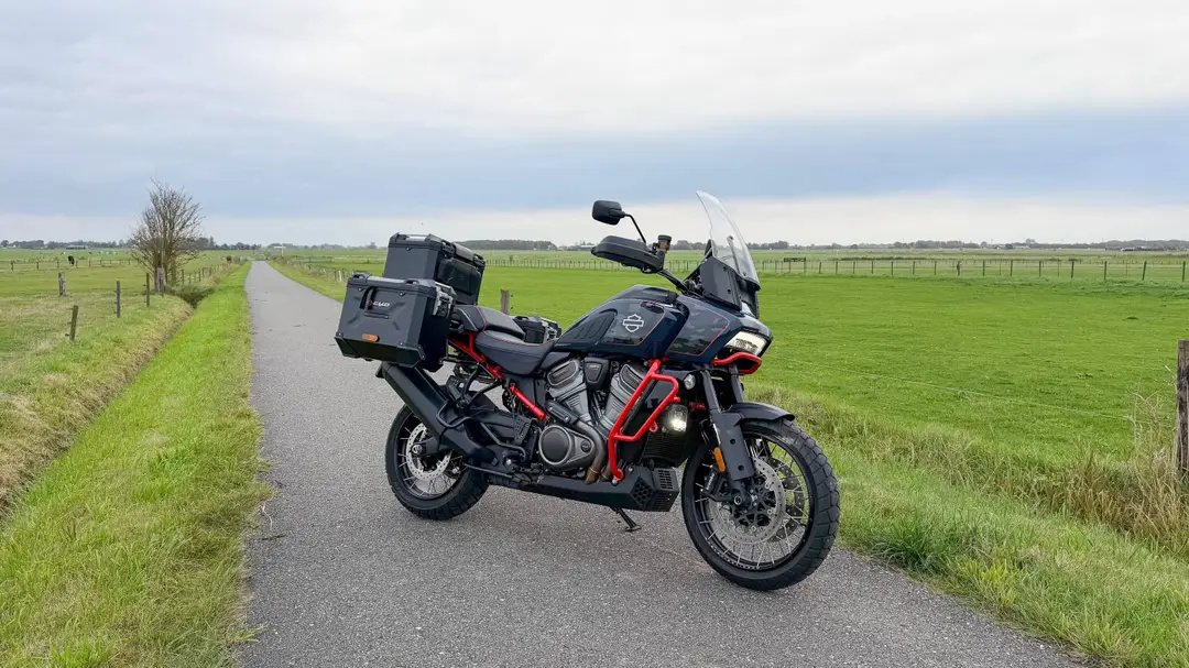 Harley-Davidson Roadtrip_FHM-50-2
