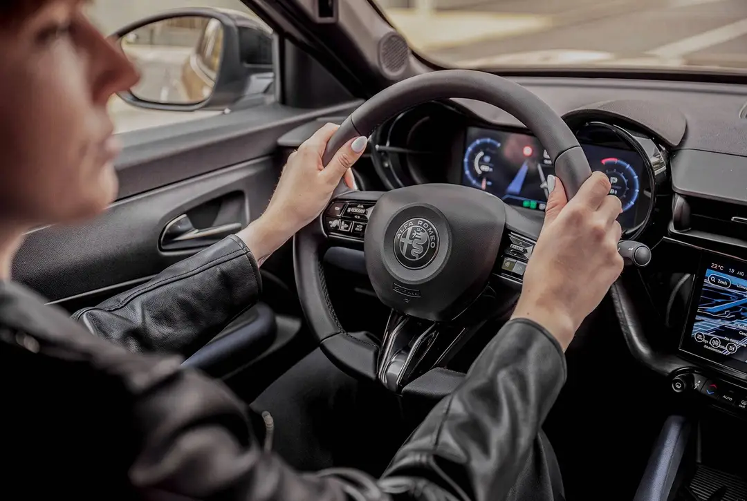07-smart-casual-alfa-romeo-introduceert-de-nieuwe-junior-sprint