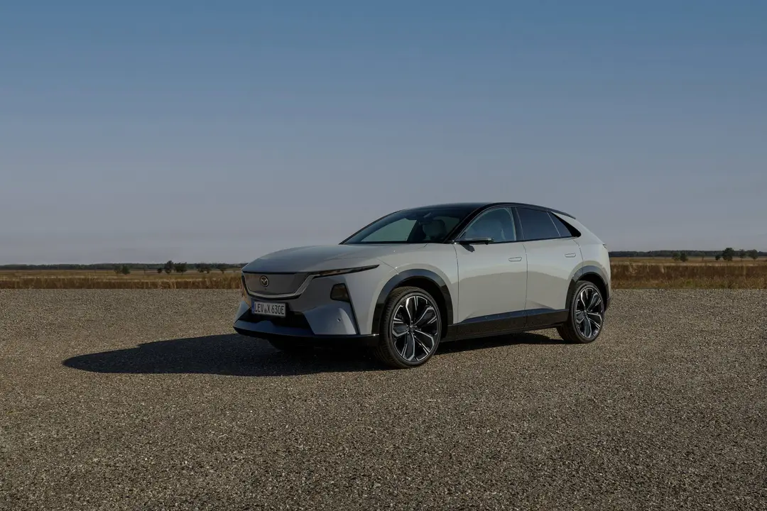 All New MAZDA_CX-6e_Takumi Plus_Aero Grey_EXTERIOR_014