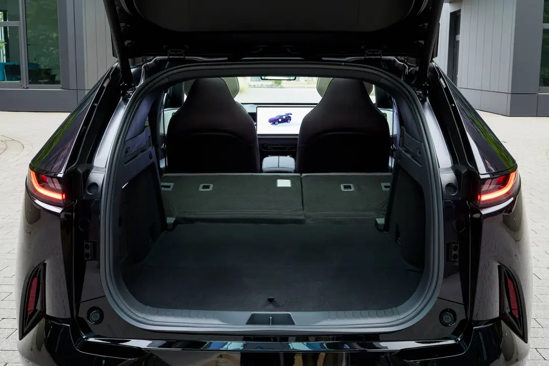 All New MAZDA_CX-6e_Takumi Plus_Nightfall Violet_DETAIL_004