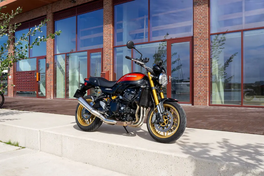 Kawasaki Z900 RS_FHM_Bewerkt_CR_WEB-02043