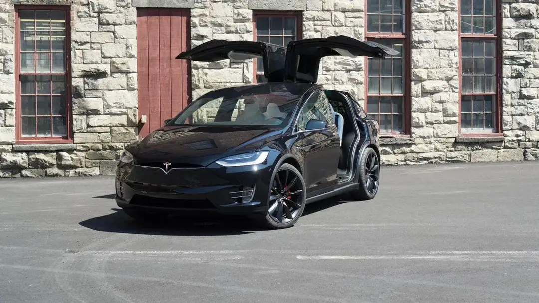 tesla model x a