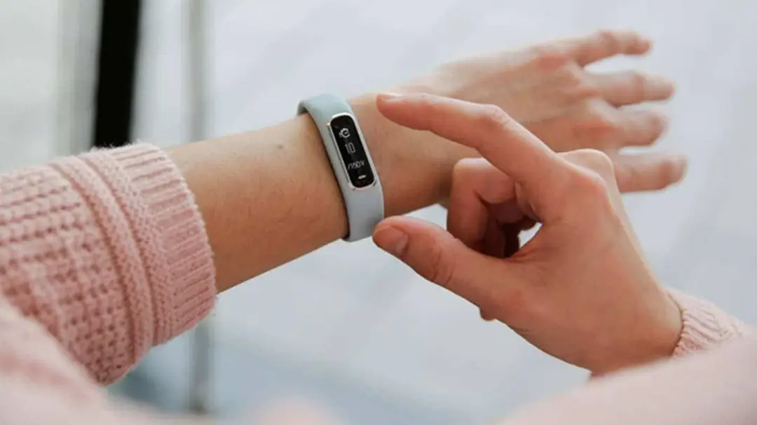 10 fitness trackers in singapore in 2022 garmin vivosmart 4