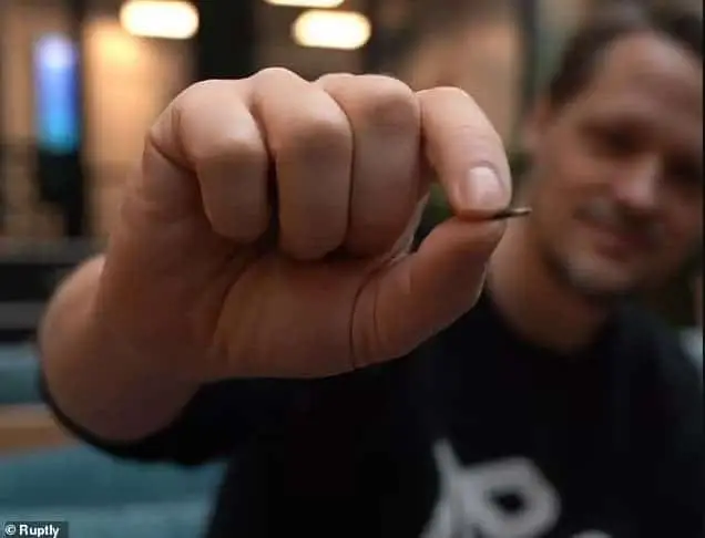 3 9