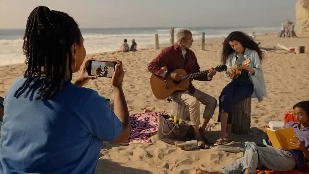 apple iphone 15 pro spatial video capture lifestyle