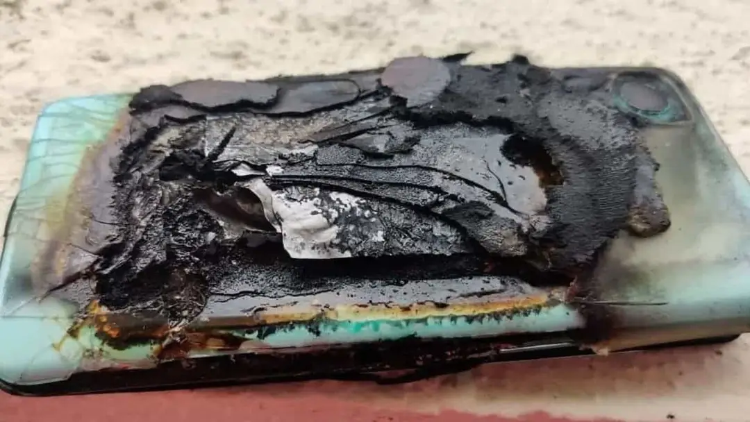 chamada oneplus nord 2 explode em bolsa de mulher indiana