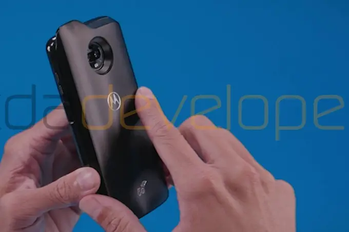 images of the moto z3 play and a 5g moto mod leakjpg 1